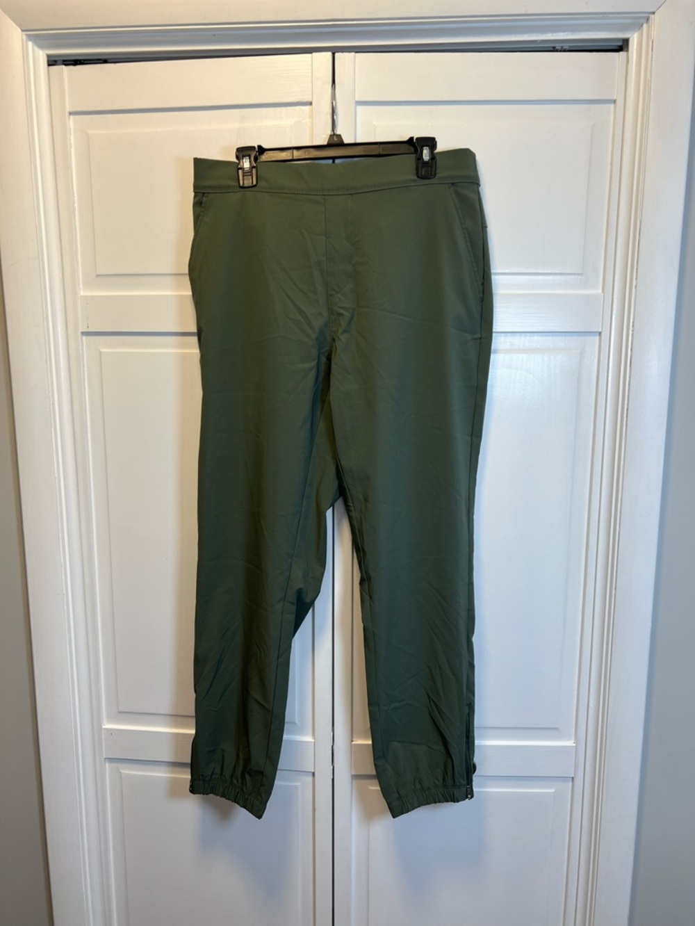 NWT Members Mark Men’s Travel Jogger Pants Size Large Color Green Midnight
